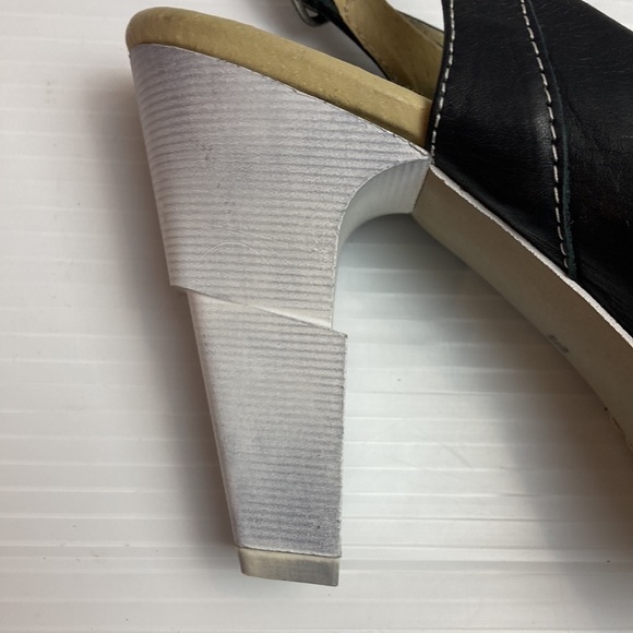 Like Smug by Prophecy sling back heels modern minimalist - Picture 6 of 8